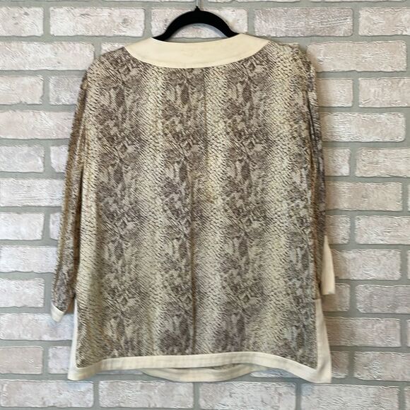 Doncaster Women’s 95% Silk Top Blouse Python Print Size 8 Cream 3/4 Sleeves - Picture 4 of 5